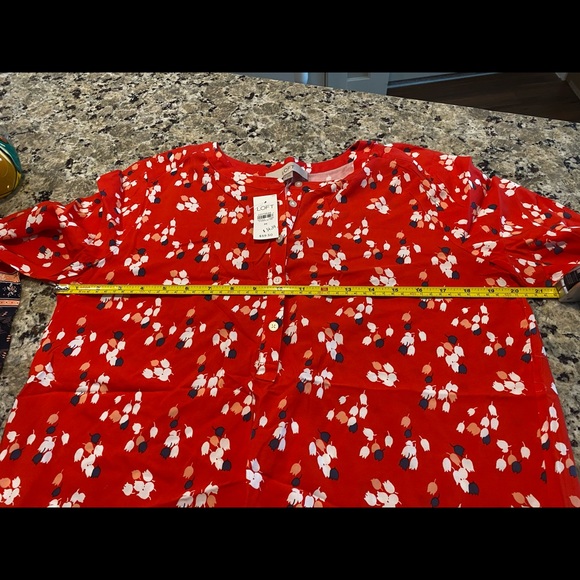 LOFT Tulip 🌷 Long Sleeve Top - Picture 9 of 10